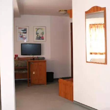 Garni 3* Rosbach vor der Höhe